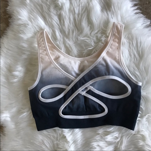 Women’s Ombre Seamless Sports Bra - Picture 4 of 6